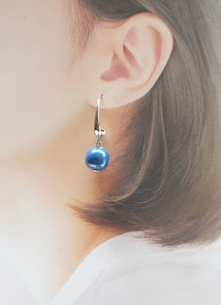 デザインフックピアス（ターコイズブルー） – Chuui（チューイ）