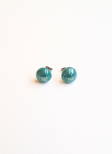 プチピアス（パール・グリーン)