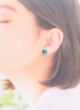 プチピアス（パール・グリーン)