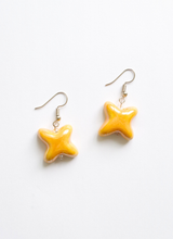 スターフィッシュピアス（パール・イエロー)