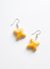 スターフィッシュピアス（パール・イエロー)