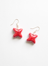 スターフィッシュピアス（パール・レッド)