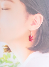 ミニ・シェルWピアス（ドット柄・ロッソオレンジ×ホワイト)