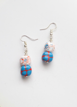 ミニボックスWピアス（キリン柄・ターコイズブルーMIX)