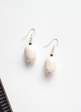 MINI CHARLESTONピアス（クリーム）