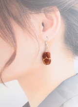TWISTピアス（キリン柄)