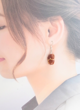 TWISTピアス（キリン柄)