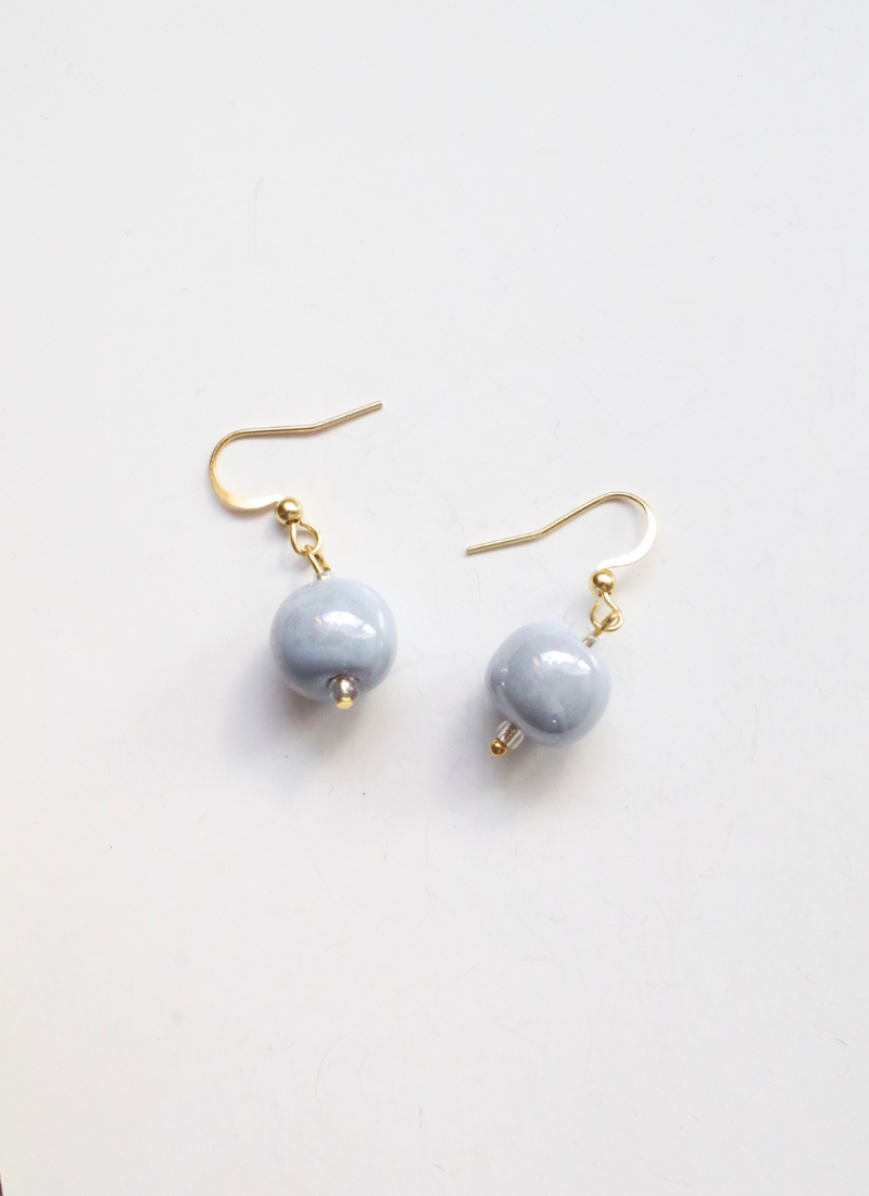 MINI TANGOピアス（パール・ライトブルー)