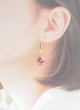 デザインフックピアス（エスニック柄・ライトピンク＆ボルドー)
