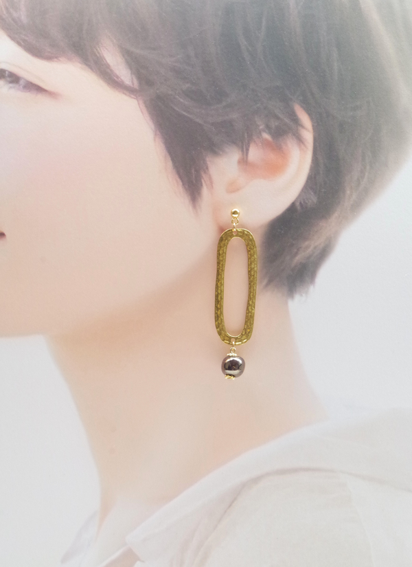 オーバールロングピアス（アンティークゴールド)