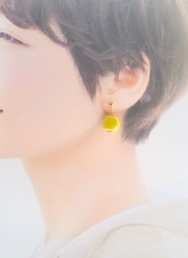 プチラウンドピアス（パール・レモン)