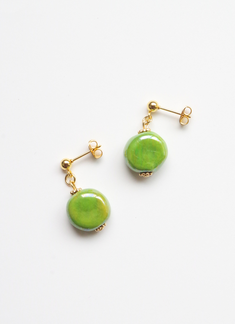 プチラウンドピアス（パール・アップル)