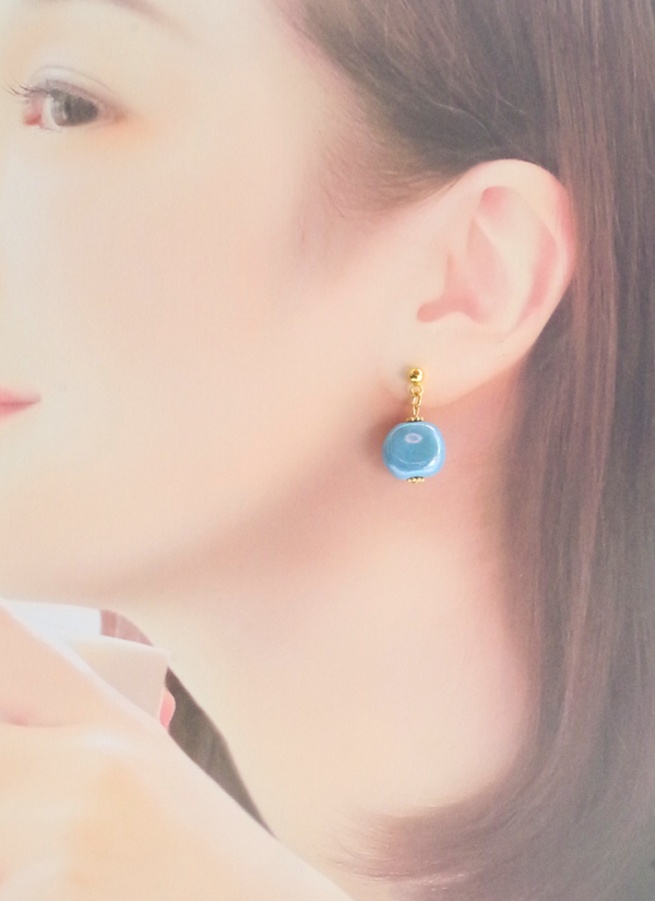 プチラウンドピアス（パール・スカイブルー)