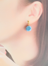 プチラウンドピアス（パール・スカイブルー)