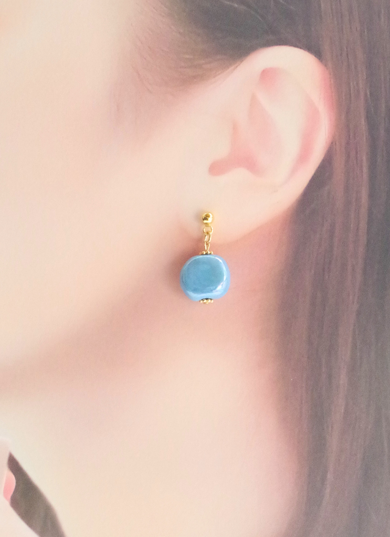 プチラウンドピアス（パール・スカイブルー)