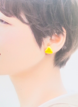 サンカクピアス（レモン）
