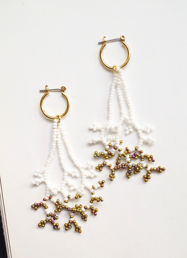 サンゴピアス（ホワイト）