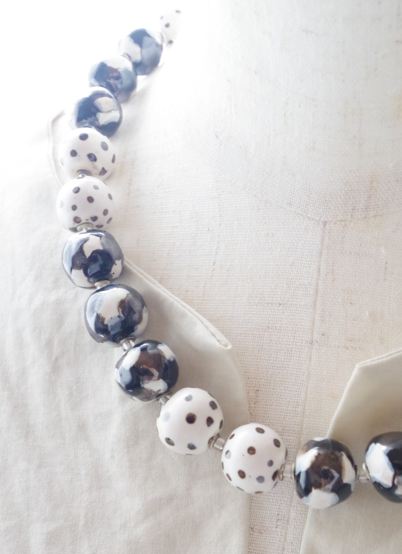 ミニ・キャンディネックレス（ドット＆エスニック柄・モノトーン)