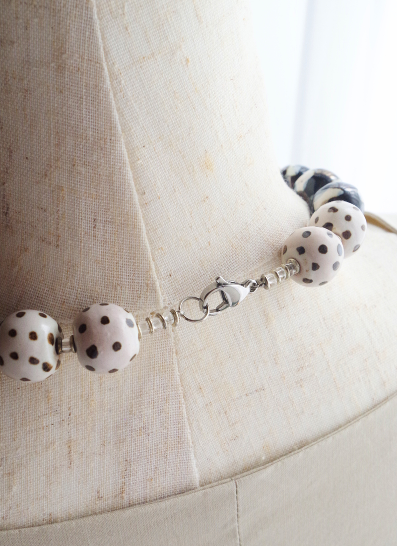 ミニ・キャンディネックレス（ドット＆エスニック柄・モノトーン)